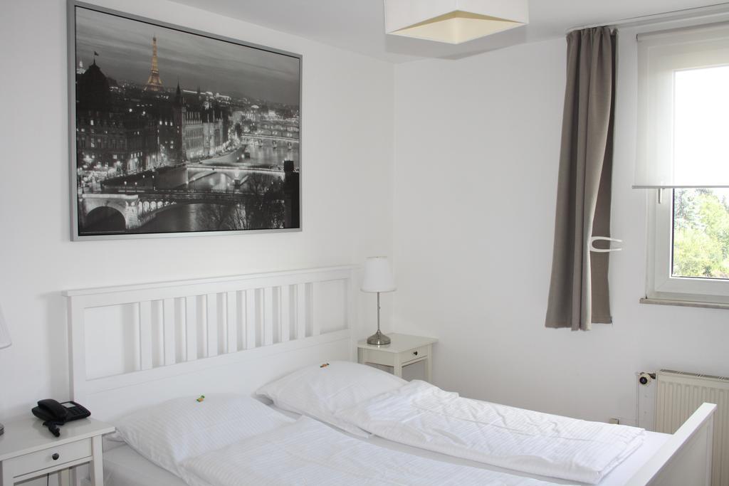 Hotel Schwarzer Adler Moers Kültér fotó